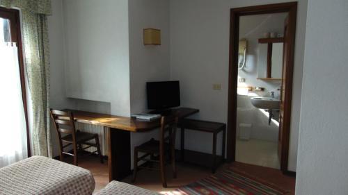 Triolet 3*