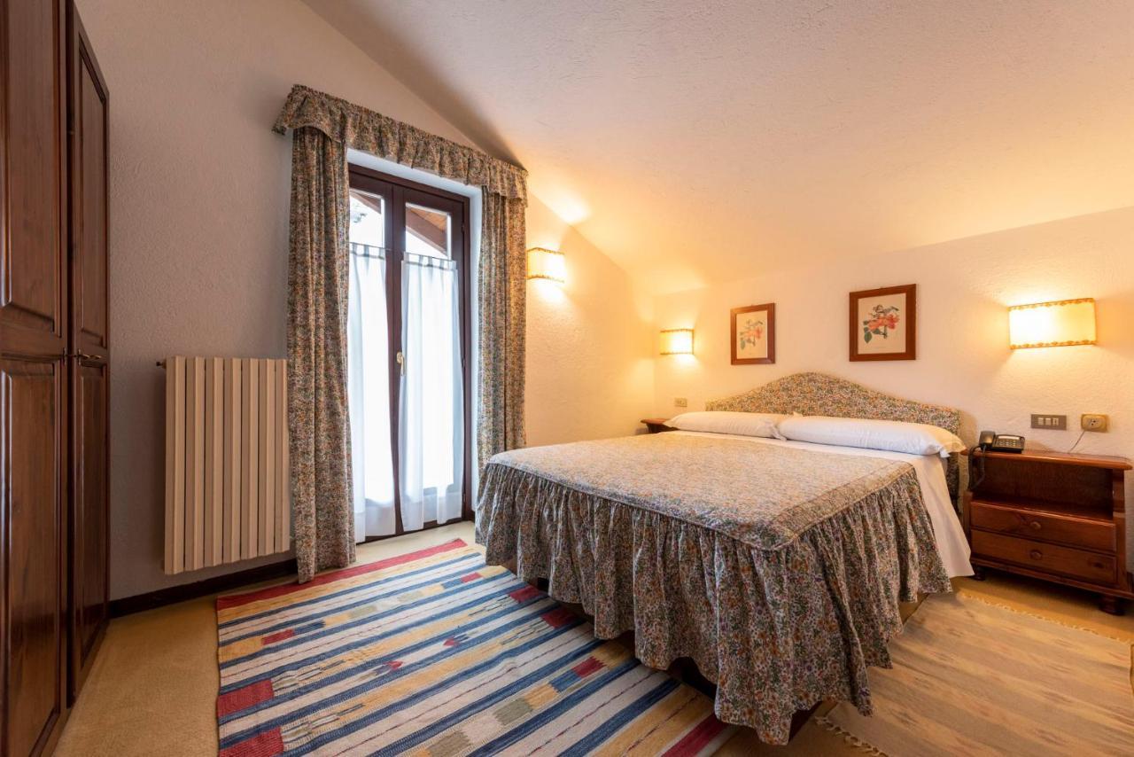 Triolet 3*