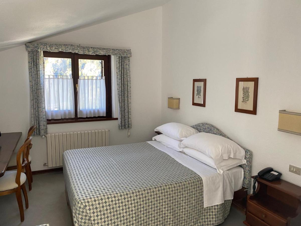 Triolet Hotel