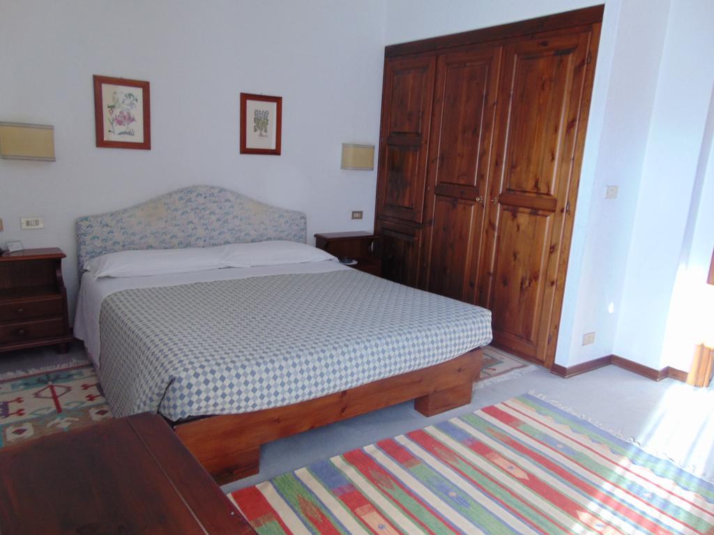 Triolet 3*