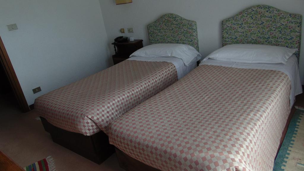 Triolet Hotel