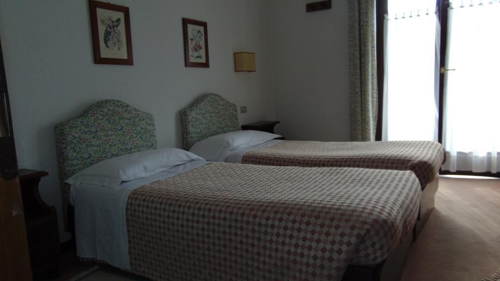 Triolet Hotel