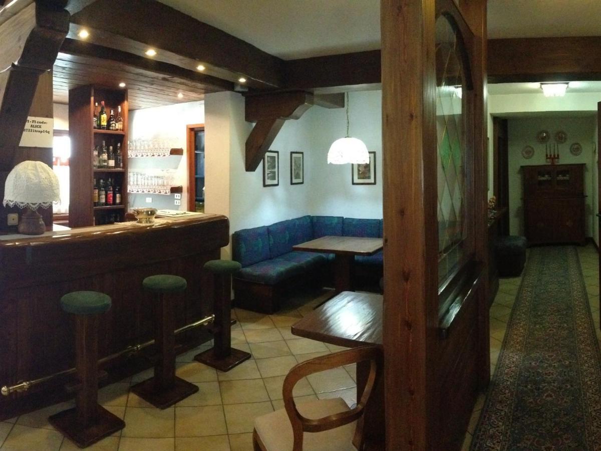 Triolet Hotel