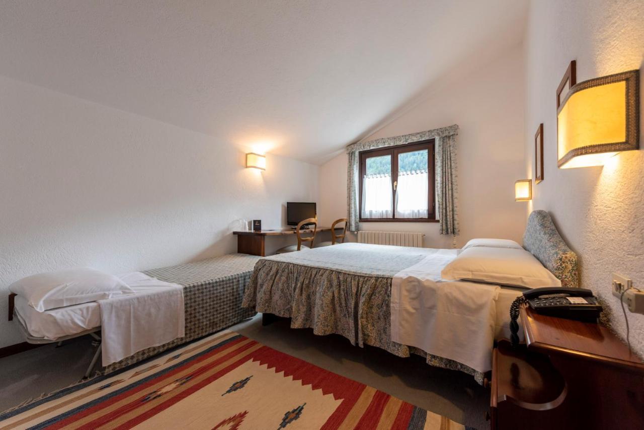 Triolet 3*